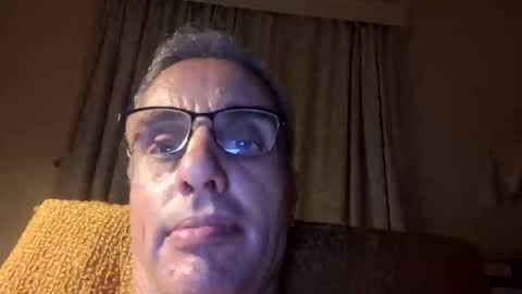 Snapshot of crucut80 chatting on 01/12/25, 10:54 Crucut online show from 01/12/25, 10:54