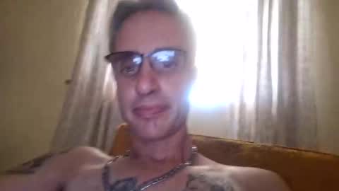 Snapshot of crucut80 chatting on 01/22/25, 09:46 Crucut online show from 01/22/25, 09:46