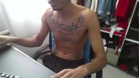 Snapshot of crudosoy chatting on 09/11/25, 03:23 Carlo online show from 09/11/25, 03:23