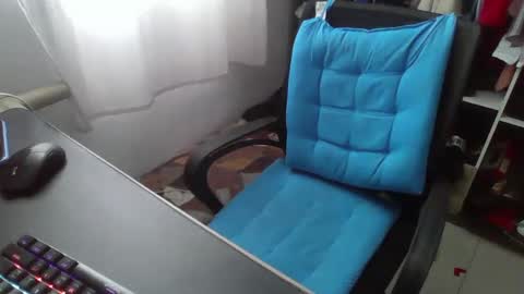 Snapshot of crudosoy chatting on 09/30/25, 04:23 Carlo online show from 09/30/25, 04:23