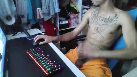 Snapshot of crudosoy chatting on 10/28/25, 06:32 Carlo online show from 10/28/25, 06:32