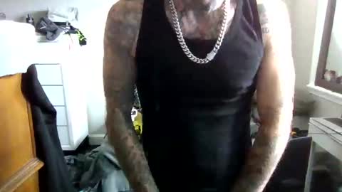 cruz815 online show from 04/19/26, 05:23