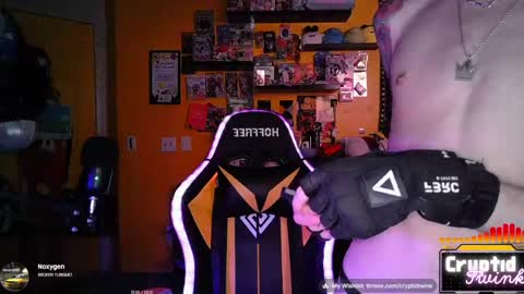 Snapshot of cryptidtwink chatting on 05/28/26, 06:00 CryptidTwink online show from 05/28/26, 06:00