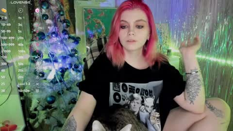 Snapshot of cryptobjgirlv2 chatting on 12/09/24, 01:45 Lilith online show from 12/09/24, 01:45