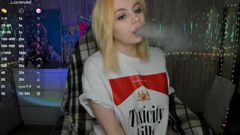 Snapshot of cryptobjgirlv2 chatting on 01/20/25, 04:34 Lilith online show from 01/20/25, 04:34