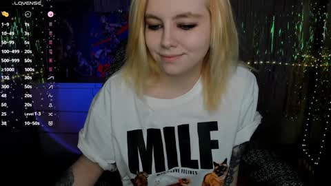 Snapshot of cryptobjgirlv2 chatting on 01/28/25, 04:52 Lilith online show from 01/28/25, 04:52