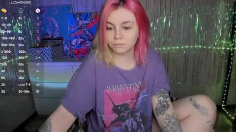 Snapshot of cryptobjgirlv2 chatting on 02/21/25, 04:48 Lilith online show from 02/21/25, 04:48