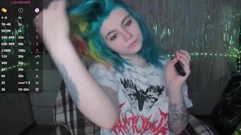 Snapshot of cryptobjgirlv2 chatting on 09/30/25, 06:02 Lilith online show from 09/30/25, 06:02