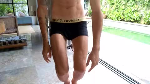 Lin inst lingoodyy online show from 02/19/25, 02:44