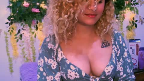 crysrus online show from 12/08/24, 12:07