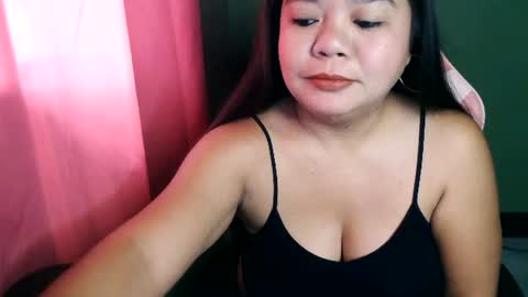 Snapshot of crystal_april chatting on 06/25/26, 02:00 Crys online show from 06/25/26, 02:00