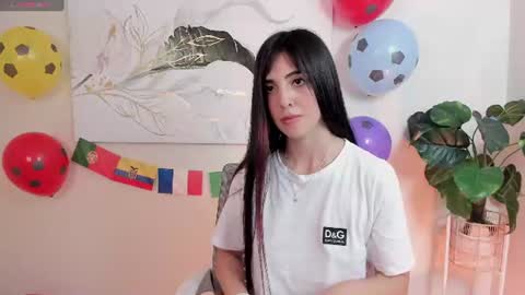 Snapshot of crystal_arlette chatting on 06/19/26, 02:54 crystal_arlette online show from 06/19/26, 02:54