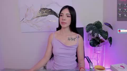 Snapshot of crystal_arlette chatting on 07/23/26, 01:42 crystal_arlette online show from 07/23/26, 01:42