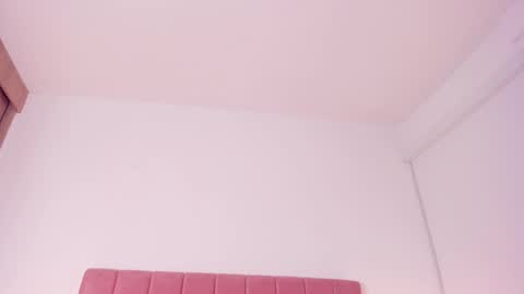 Snapshot of crystal_hartx chatting on 12/13/24, 07:04 Crystal online show from 12/13/24, 07:04