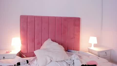 Snapshot of crystal_hartx chatting on 12/22/24, 06:39 Crystal online show from 12/22/24, 06:39