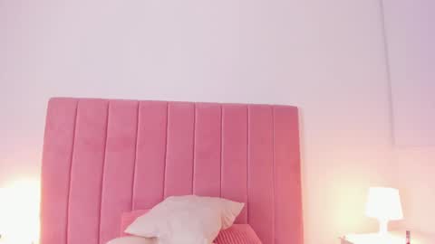 Snapshot of crystal_hartx chatting on 02/23/25, 10:17 Crystal online show from 02/23/25, 10:17