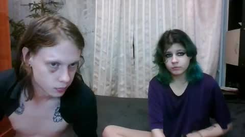Snapshot of crystal_porn_love chatting on 01/23/25, 11:26 Crystal and Marcl online show from 01/23/25, 11:26