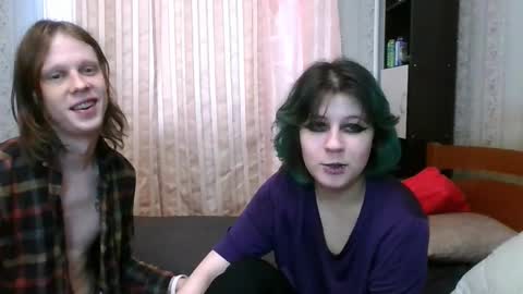 Snapshot of crystal_porn_love chatting on 02/04/25, 10:10 Crystal and Marcl online show from 02/04/25, 10:10
