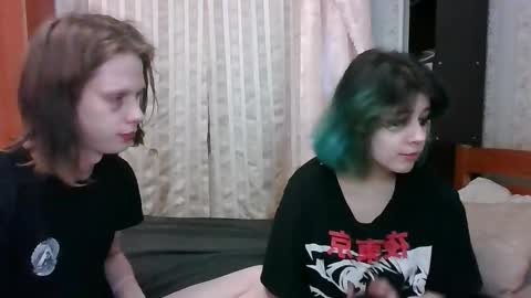 Snapshot of crystal_porn_love chatting on 03/08/25, 01:03 Crystal and Marcl online show from 03/08/25, 01:03