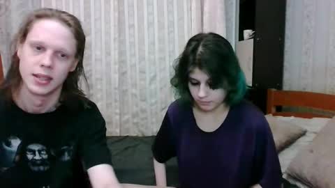 Snapshot of crystal_porn_love chatting on 03/11/25, 09:37 Crystal and Marcl online show from 03/11/25, 09:37