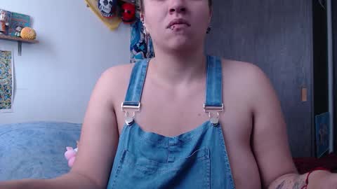 Crystal shadow online show from 11/18/25, 12:53