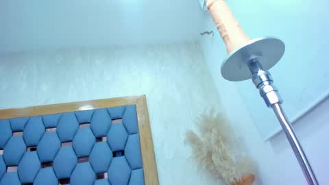 crystal_sm online show from 04/23/26, 03:08