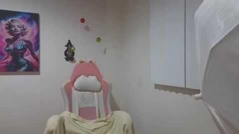 Crystal Blaze online show from 12/22/25, 09:39