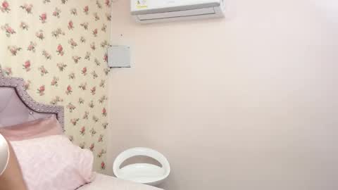 Milf Latina online show from 03/20/26, 01:27