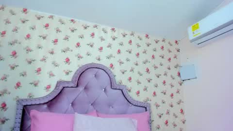 Snapshot of crystal_watson0 chatting on 05/13/26, 02:14 Milf Latina online show from 05/13/26, 02:14