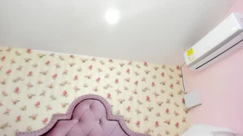 Snapshot of crystal_watson0 chatting on 07/22/26, 01:14 Milf Latina online show from 07/22/26, 01:14