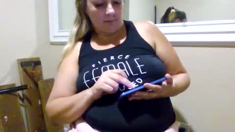 Snapshot of crystalbarbie214 chatting on 10/25/25, 07:19 crystalbarbie214 online show from 10/25/25, 07:19