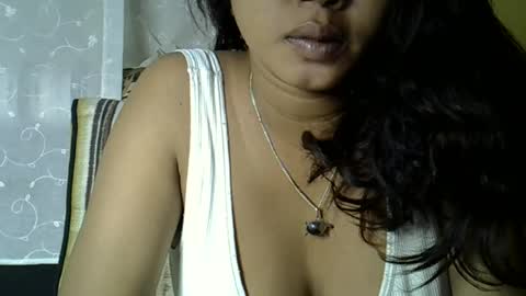 Snapshot of crystalbellax chatting on 05/18/26, 05:57 crystalbellax online show from 05/18/26, 05:57