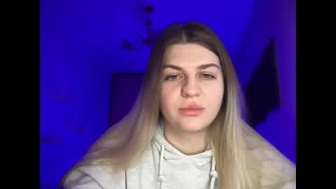 crystalblush01 online show from 04/04/26, 11:18