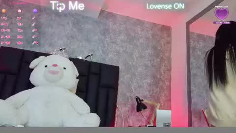 Crystal online show from 06/11/26, 03:32
