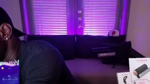 Snapshot of crystalclearstud chatting on 02/16/26, 12:18 crystalclearstud online show from 02/16/26, 12:18