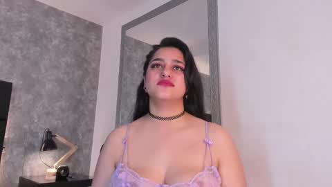 Snapshot of crystaldarliing chatting on 11/25/25, 05:35 Crystal online show from 11/25/25, 05:35