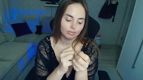 Snapshot of crystalemily chatting on 05/10/26, 06:57 crystalemily online show from 05/10/26, 06:57
