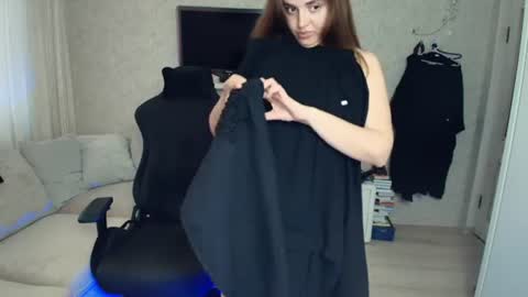 Snapshot of crystalemily chatting on 06/12/26, 07:13 crystalemily online show from 06/12/26, 07:13