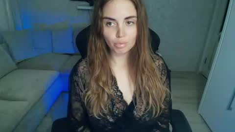 Snapshot of crystalemily chatting on 07/13/26, 07:16 crystalemily online show from 07/13/26, 07:16
