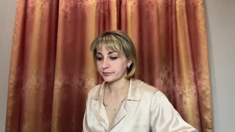 Snapshot of crystalfever_ chatting on 05/17/26, 07:32 Mary online show from 05/17/26, 07:32