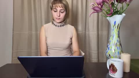 Snapshot of crystalfever_ chatting on 07/13/26, 08:00 Mary online show from 07/13/26, 08:00