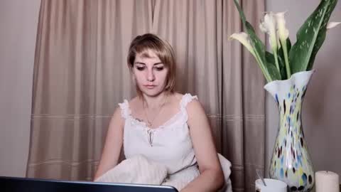 Snapshot of crystalfever_ chatting on 07/20/26, 08:22 Mary online show from 07/20/26, 08:22
