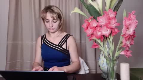 Snapshot of crystalfever_ chatting on 07/22/26, 08:44 Mary online show from 07/22/26, 08:44