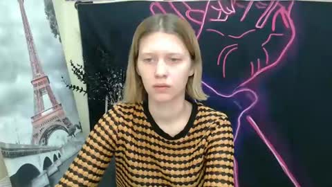 Snapshot of crystalgirl__ chatting on 01/09/25, 07:10 Stella online show from 01/09/25, 07:10