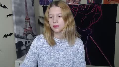 Snapshot of crystalgirl__ chatting on 11/02/25, 07:00 Stella online show from 11/02/25, 07:00