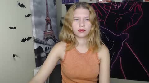 Snapshot of crystalgirl__ chatting on 11/03/25, 07:31 Stella online show from 11/03/25, 07:31