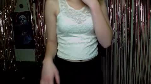 Snapshot of crystalgirl__ chatting on 11/22/25, 07:29 Stella online show from 11/22/25, 07:29