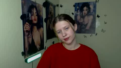 Snapshot of crystalgirl__ chatting on 02/10/26, 03:49 Stella online show from 02/10/26, 03:49