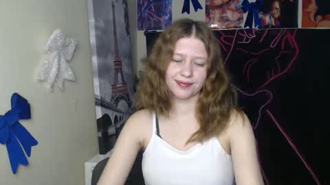 Snapshot of crystalgirl__ chatting on 02/15/26, 07:51 Stella online show from 02/15/26, 07:51