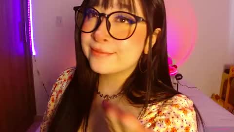 Snapshot of crystalitesq chatting on 04/29/26, 12:09 Olivia online show from 04/29/26, 12:09